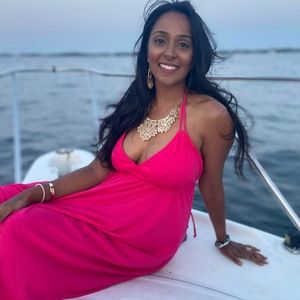 Meet your Posher, Sherry